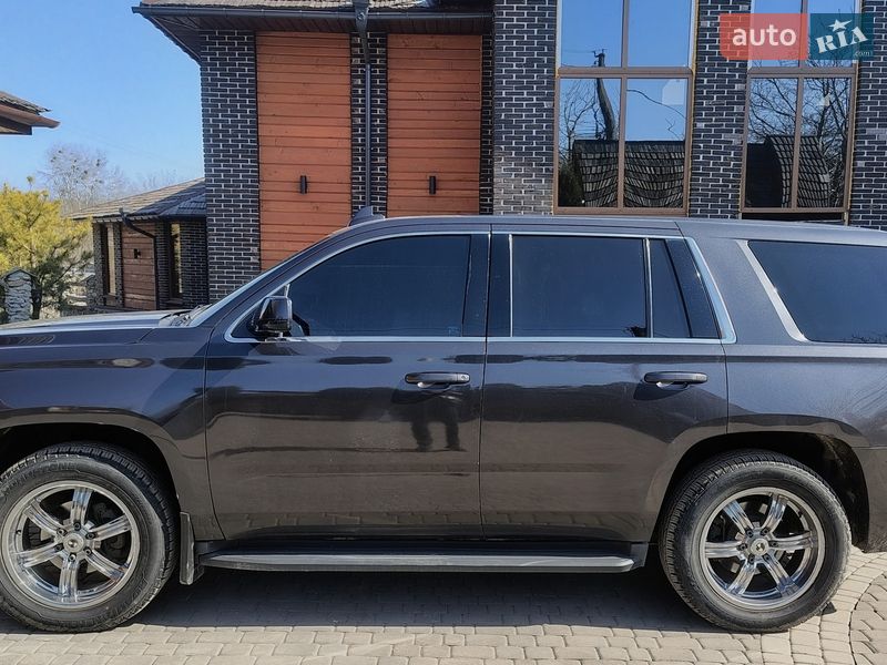 Внедорожник / Кроссовер Chevrolet Tahoe 2016 в Остроге