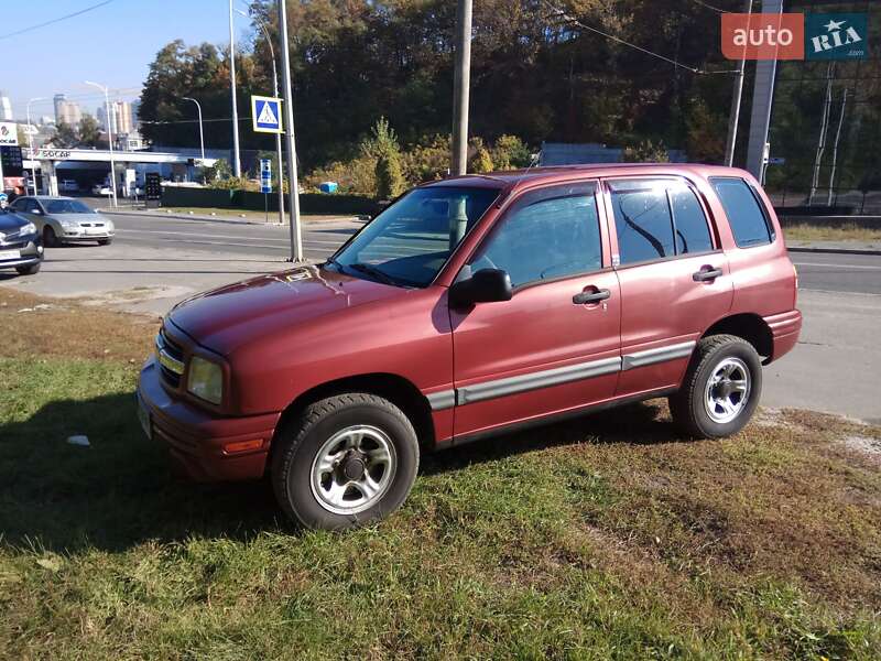 Внедорожник / Кроссовер Chevrolet Tracker 2000 в Киеве