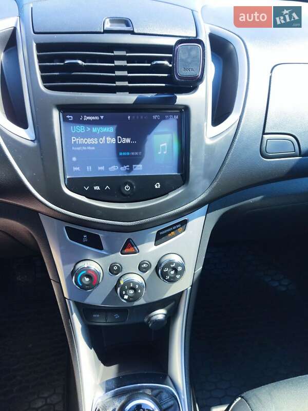 Внедорожник / Кроссовер Chevrolet Tracker 2014 в Каменец-Подольском