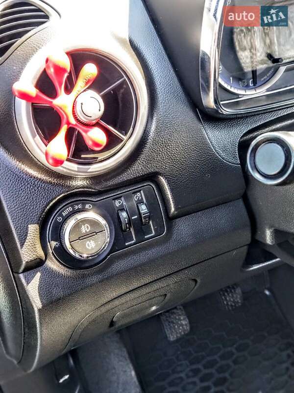 Внедорожник / Кроссовер Chevrolet Tracker 2014 в Каменец-Подольском