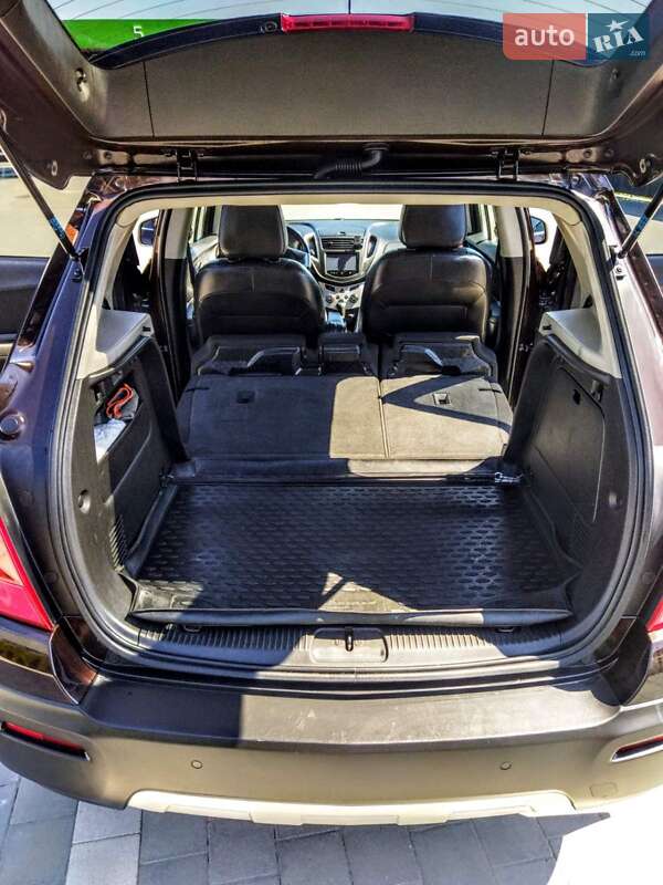 Внедорожник / Кроссовер Chevrolet Tracker 2014 в Каменец-Подольском