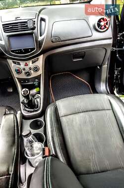 Внедорожник / Кроссовер Chevrolet Tracker 2014 в Каменец-Подольском