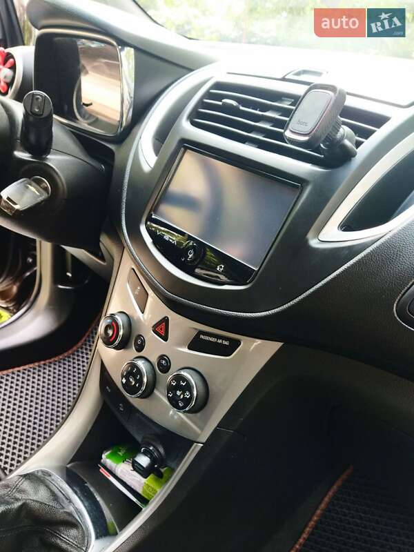 Внедорожник / Кроссовер Chevrolet Tracker 2014 в Каменец-Подольском