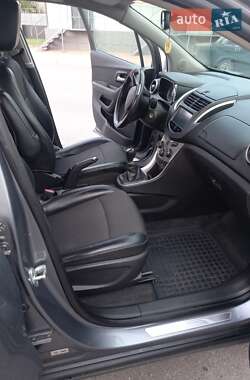 Внедорожник / Кроссовер Chevrolet Tracker 2014 в 