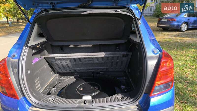Внедорожник / Кроссовер Chevrolet Tracker 2013 в Кривом Роге