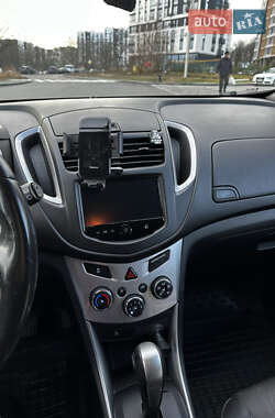 Внедорожник / Кроссовер Chevrolet Tracker 2013 в 