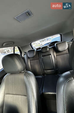 Внедорожник / Кроссовер Chevrolet Tracker 2013 в 