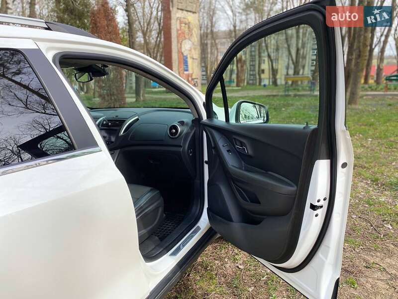 Внедорожник / Кроссовер Chevrolet Tracker 2014 в Харькове