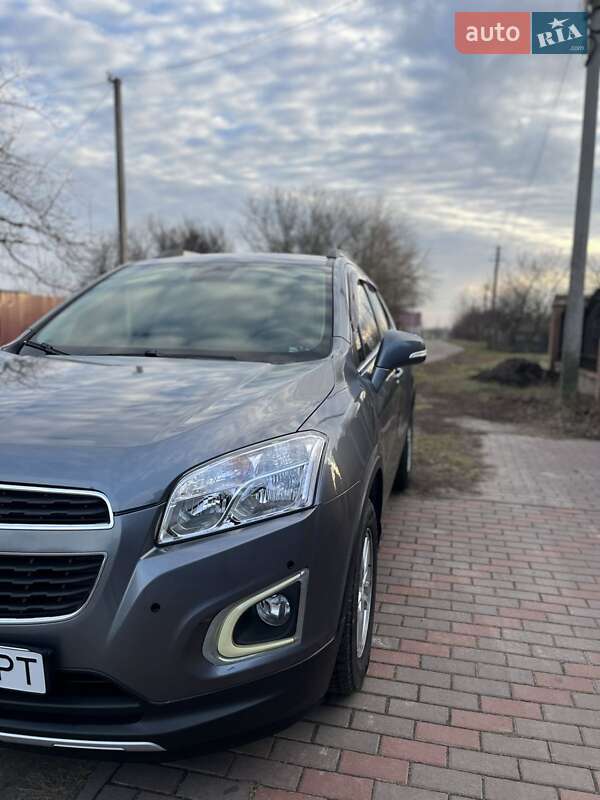Внедорожник / Кроссовер Chevrolet Tracker 2013 в Киеве