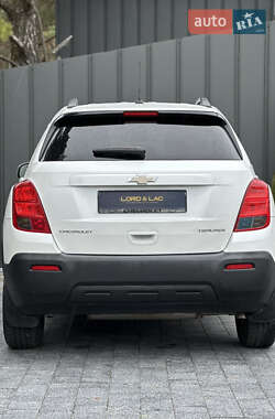 Позашляховик / Кросовер Chevrolet Tracker 2014 в 