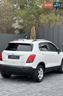 Позашляховик / Кросовер Chevrolet Tracker 2014 в 
