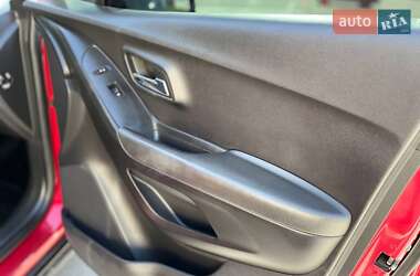 Внедорожник / Кроссовер Chevrolet Tracker 2014 в 