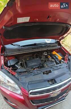 Внедорожник / Кроссовер Chevrolet Tracker 2014 в 