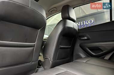 Внедорожник / Кроссовер Chevrolet Tracker 2013 в 