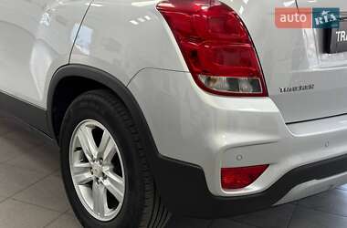 Внедорожник / Кроссовер Chevrolet Tracker 2017 в 