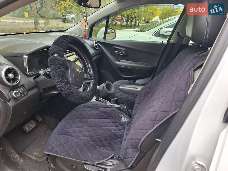 Внедорожник / Кроссовер Chevrolet Tracker 2014 в Долинской