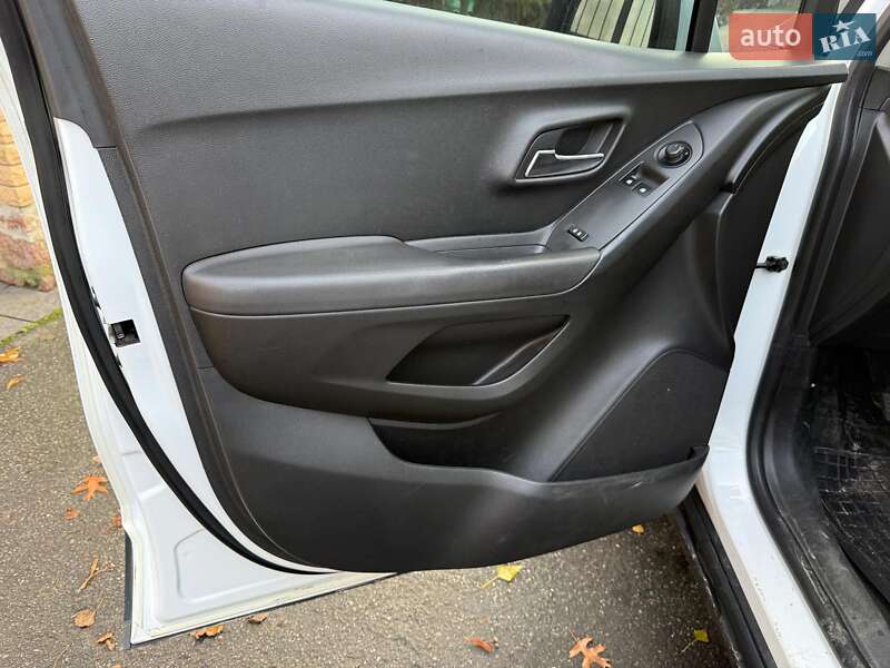 Позашляховик / Кросовер Chevrolet Tracker 2013 в Києві фото 12 Позашляховик / Кросовер Chevrolet Tracker 2013 в Києві