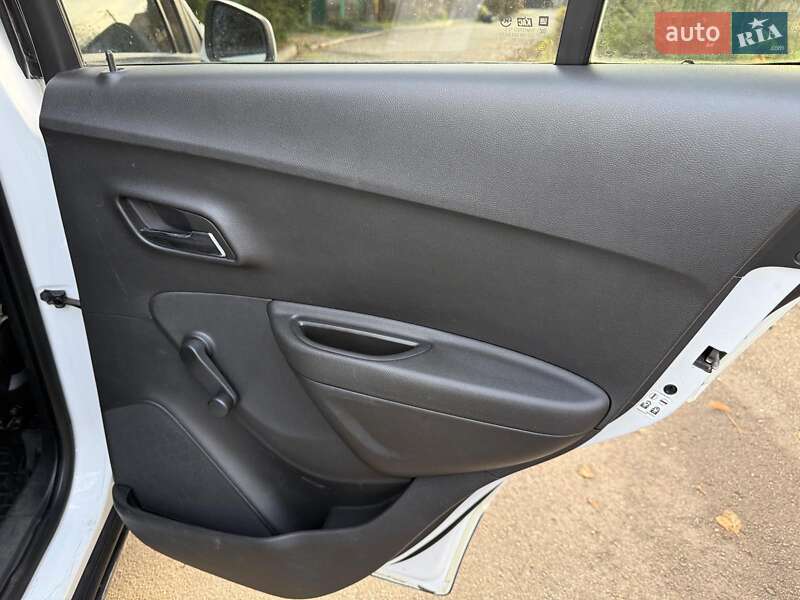 Позашляховик / Кросовер Chevrolet Tracker 2013 в Києві фото 21 Позашляховик / Кросовер Chevrolet Tracker 2013 в Києві