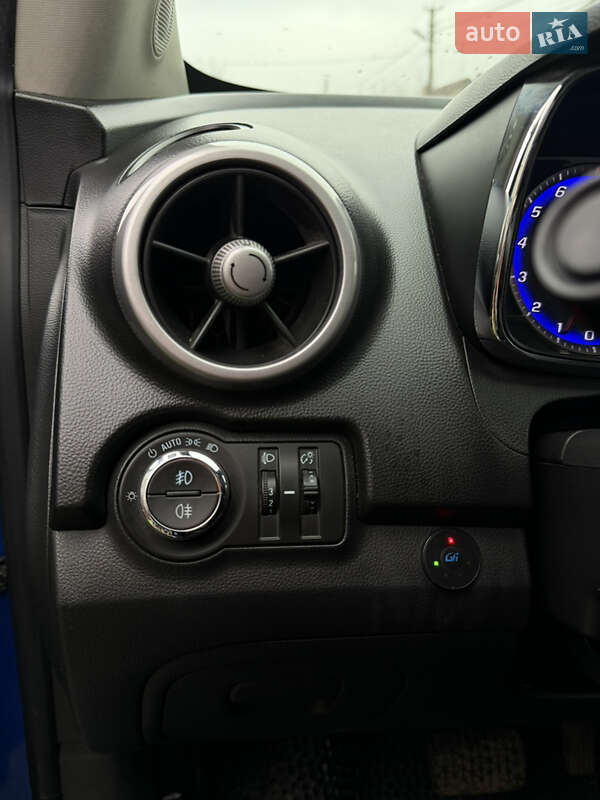 Позашляховик / Кросовер Chevrolet Tracker 2014 в Сумах