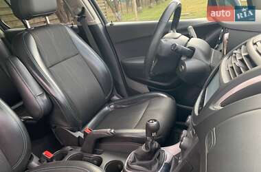 Внедорожник / Кроссовер Chevrolet Tracker 2014 в Киеве