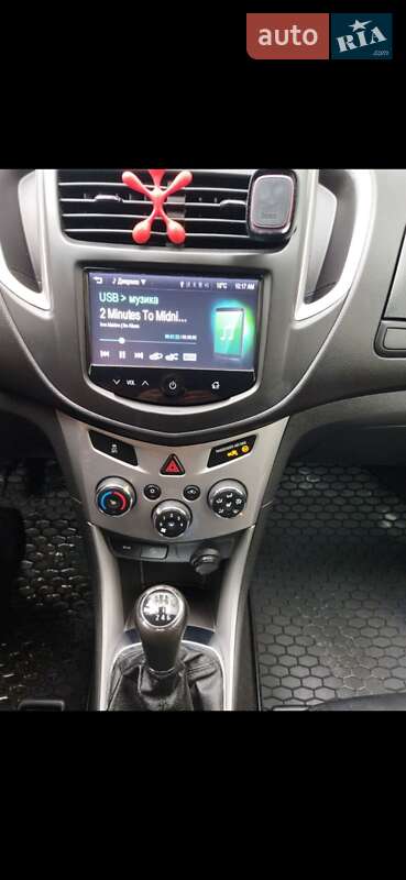 Внедорожник / Кроссовер Chevrolet Tracker 2014 в Каменец-Подольском