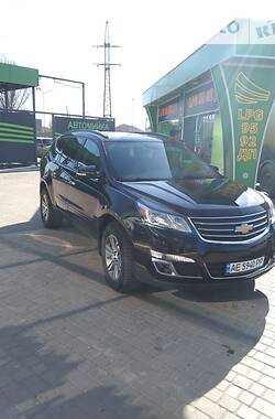 Позашляховик / Кросовер Chevrolet Traverse 2015 в Дніпрі