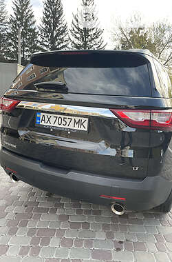 Позашляховик / Кросовер Chevrolet Traverse 2017 в 