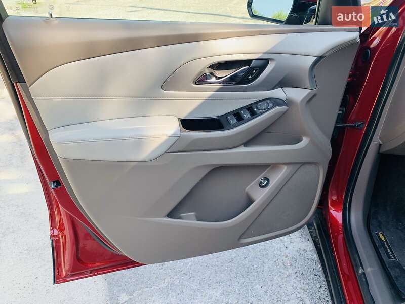 Внедорожник / Кроссовер Chevrolet Traverse 2020 в Киеве