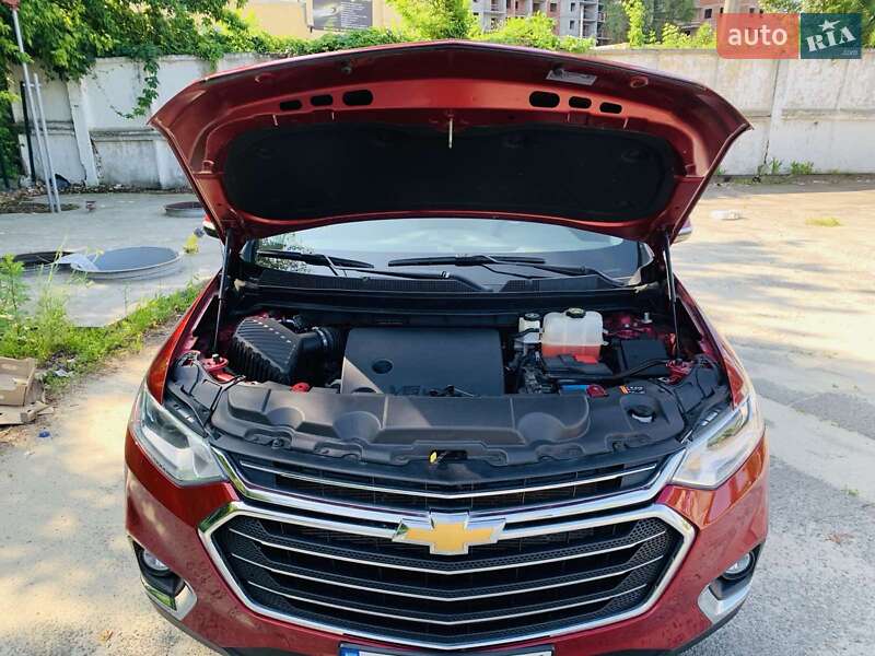 Внедорожник / Кроссовер Chevrolet Traverse 2020 в Киеве