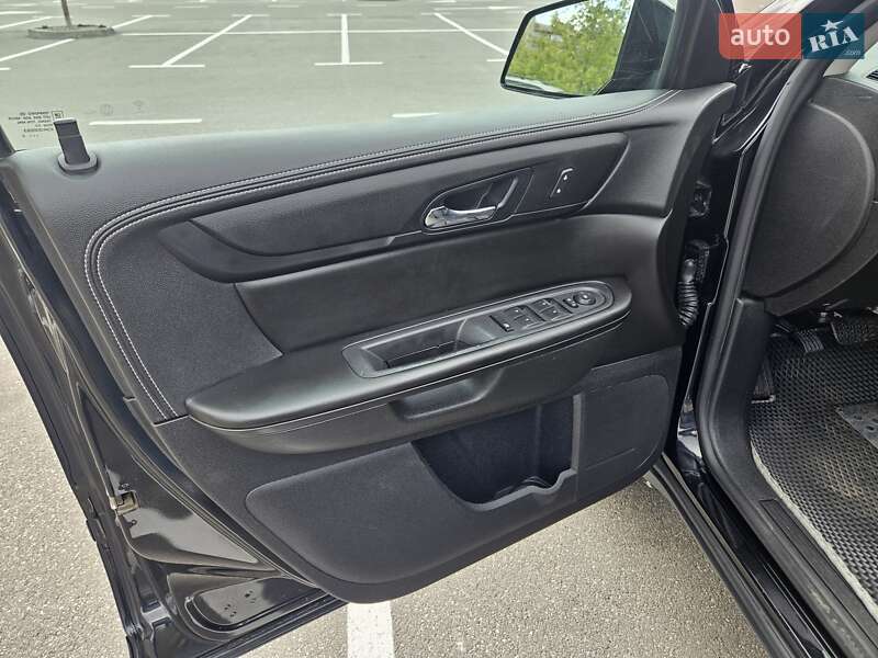 Позашляховик / Кросовер Chevrolet Traverse 2016 в Києві фото 25 Позашляховик / Кросовер Chevrolet Traverse 2016 в Києві
