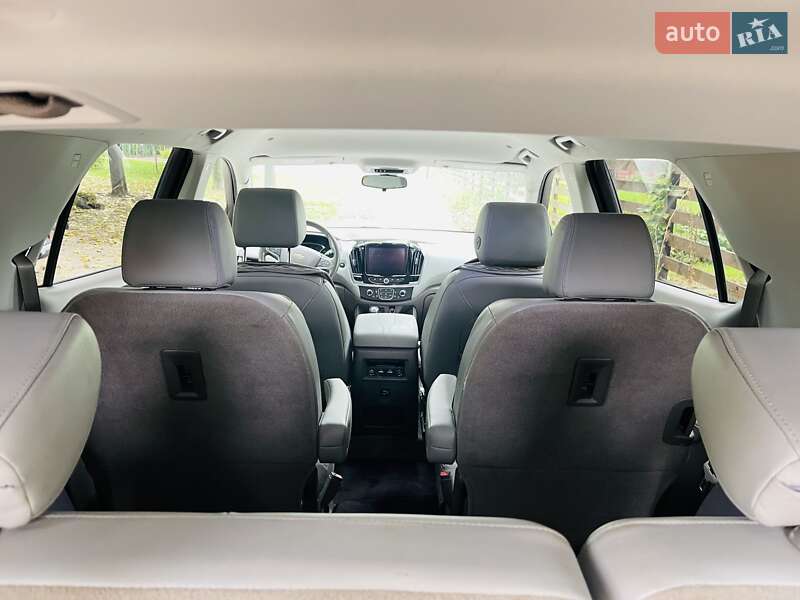 Внедорожник / Кроссовер Chevrolet Traverse 2020 в Киеве