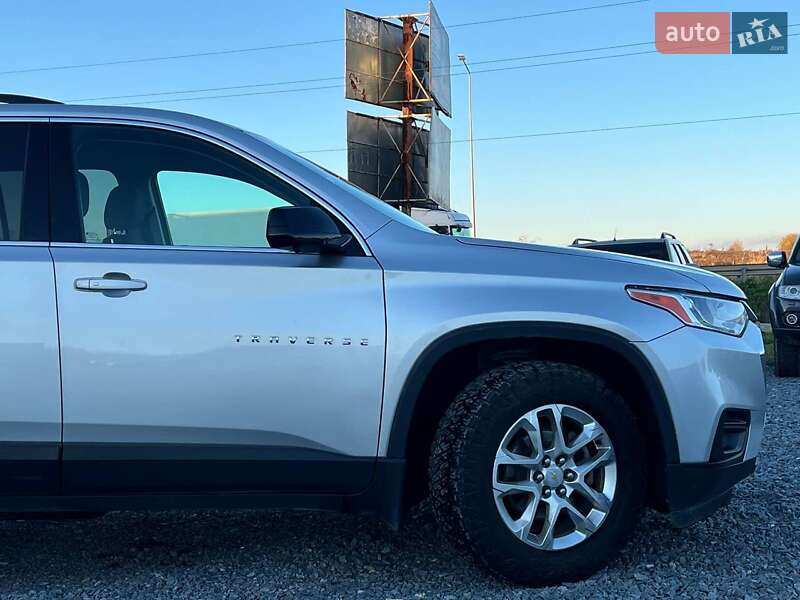 Внедорожник / Кроссовер Chevrolet Traverse 2017 в Львове