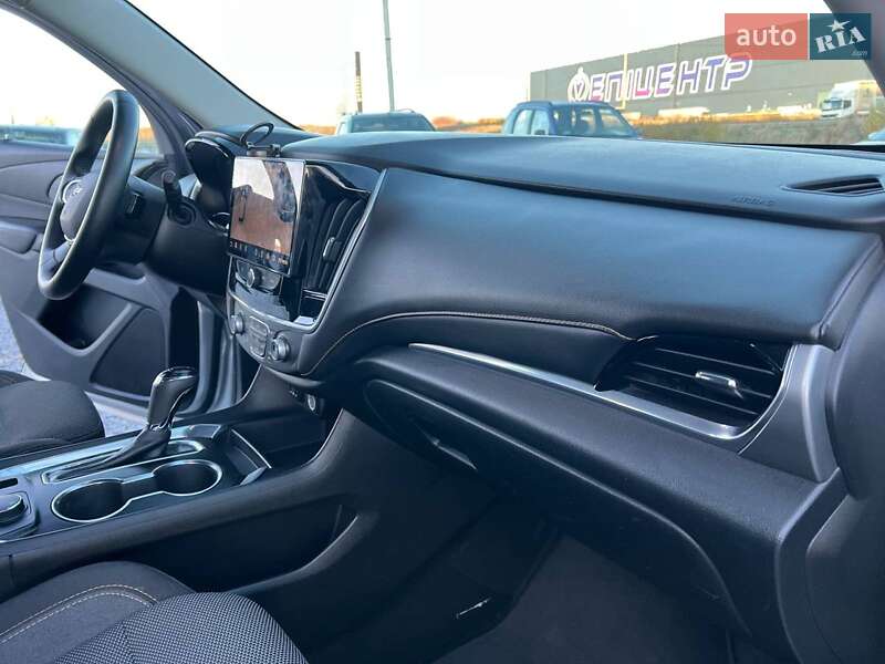 Внедорожник / Кроссовер Chevrolet Traverse 2017 в Львове