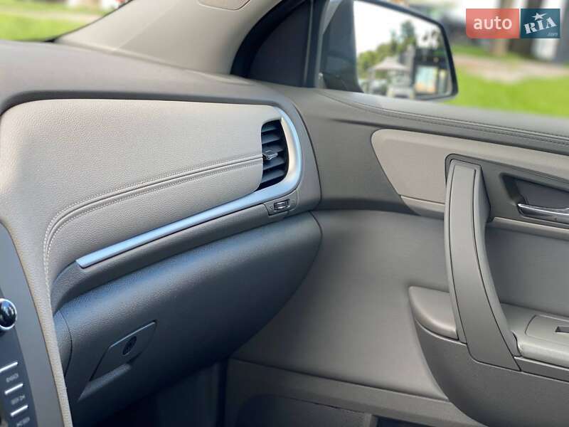 Внедорожник / Кроссовер Chevrolet Traverse 2017 в Киеве