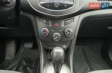Внедорожник / Кроссовер Chevrolet Trax 2015 в 