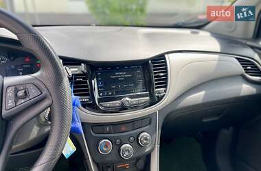 Внедорожник / Кроссовер Chevrolet Trax 2017 в 