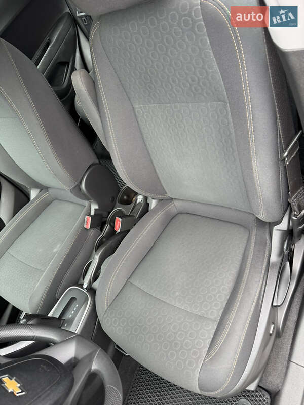 Внедорожник / Кроссовер Chevrolet Trax 2020 в Киеве