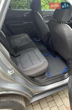 Внедорожник / Кроссовер Chevrolet Trax 2023 в 