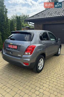 Позашляховик / Кросовер Chevrolet Trax 2020 в 