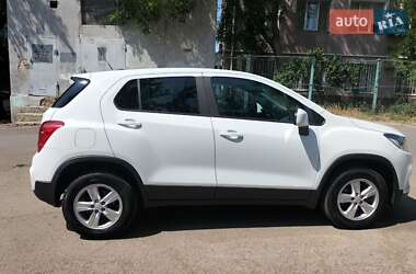 Внедорожник / Кроссовер Chevrolet Trax 2017 в 