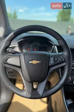 Внедорожник / Кроссовер Chevrolet Trax 2018 в 