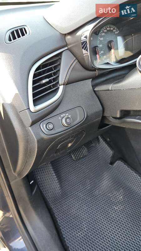 Внедорожник / Кроссовер Chevrolet Trax 2018 в Одессе