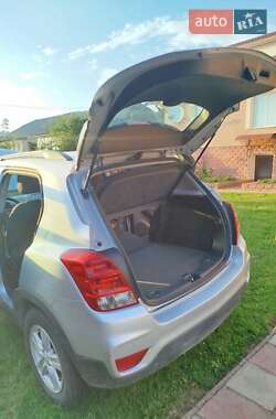 Внедорожник / Кроссовер Chevrolet Trax 2017 в 