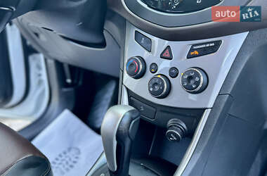 Внедорожник / Кроссовер Chevrolet Trax 2013 в 