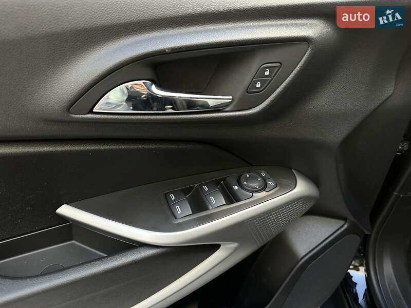 Внедорожник / Кроссовер Chevrolet Trax 2023 в Киеве