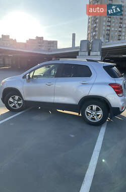 Внедорожник / Кроссовер Chevrolet Trax 2018 в 