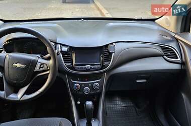 Внедорожник / Кроссовер Chevrolet Trax 2017 в 