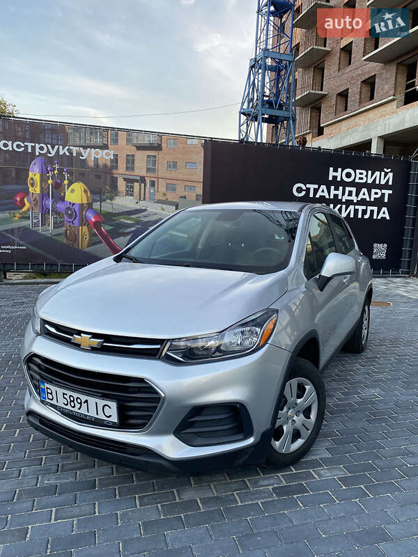 Внедорожник / Кроссовер Chevrolet Trax 2017 в 