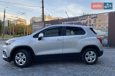 Внедорожник / Кроссовер Chevrolet Trax 2017 в 