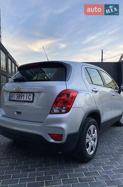 Внедорожник / Кроссовер Chevrolet Trax 2017 в 